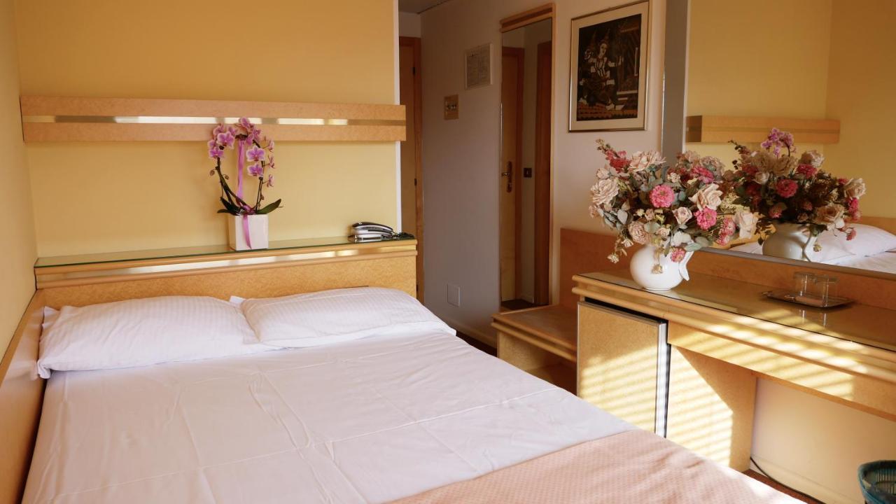 Hotel Antares Grado Eksteriør billede